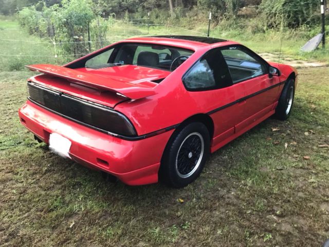 1988 Pontiac Fiero GT - photo 2