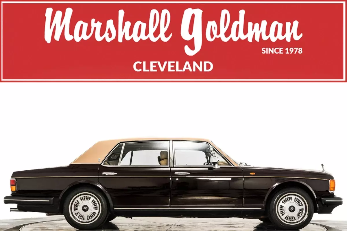 1988 Rolls-Royce Silver Spur 4D Sedan 6.75L OHV V8 3-Speed 1988 Rolls-Royce Silver Spirit/Spur/Dawn