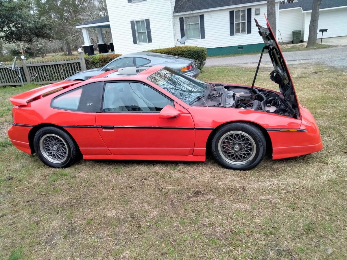 1988 Pontiac Fiero - photo 3