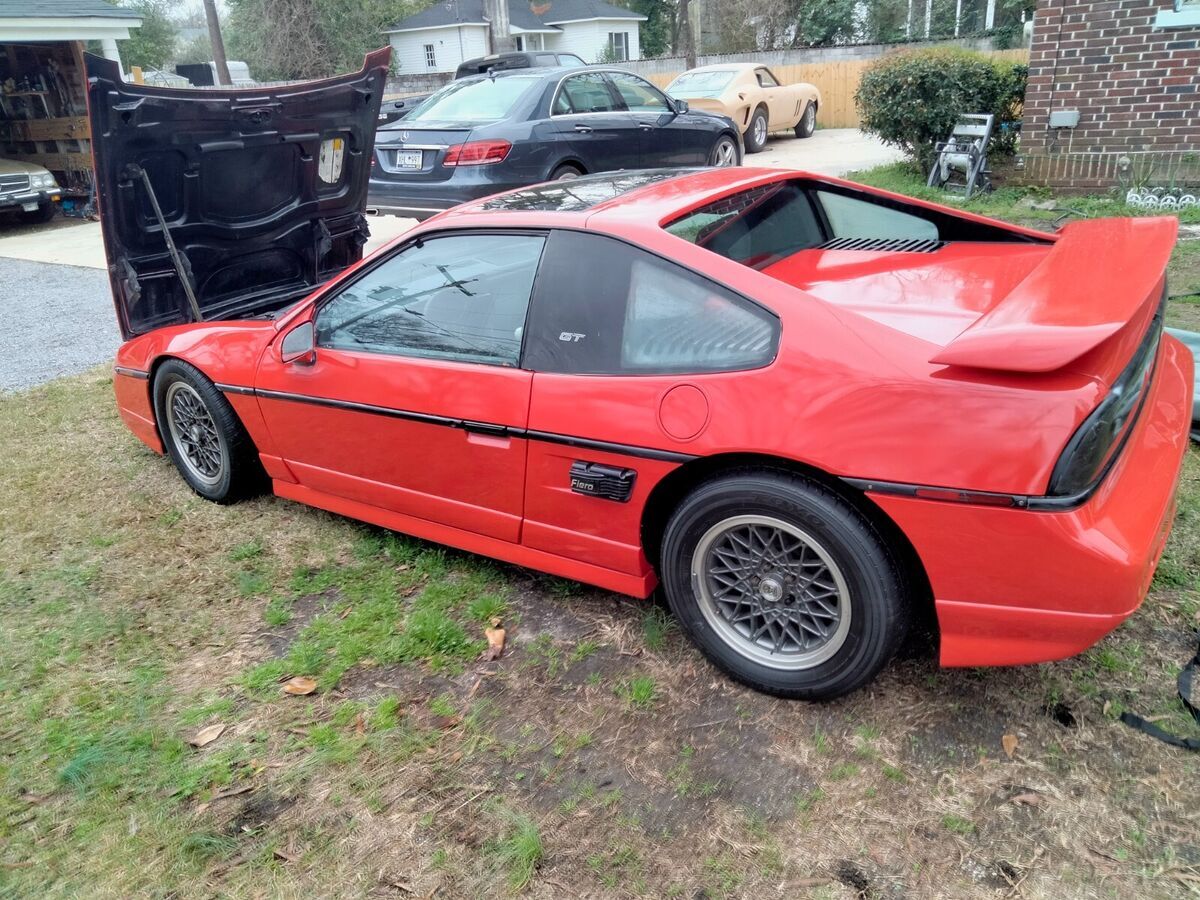 1988 Pontiac Fiero - photo 4
