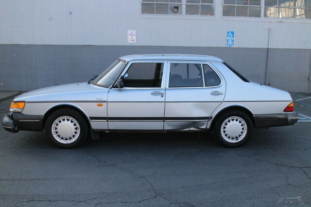 1988 Saab 900 S - photo 2