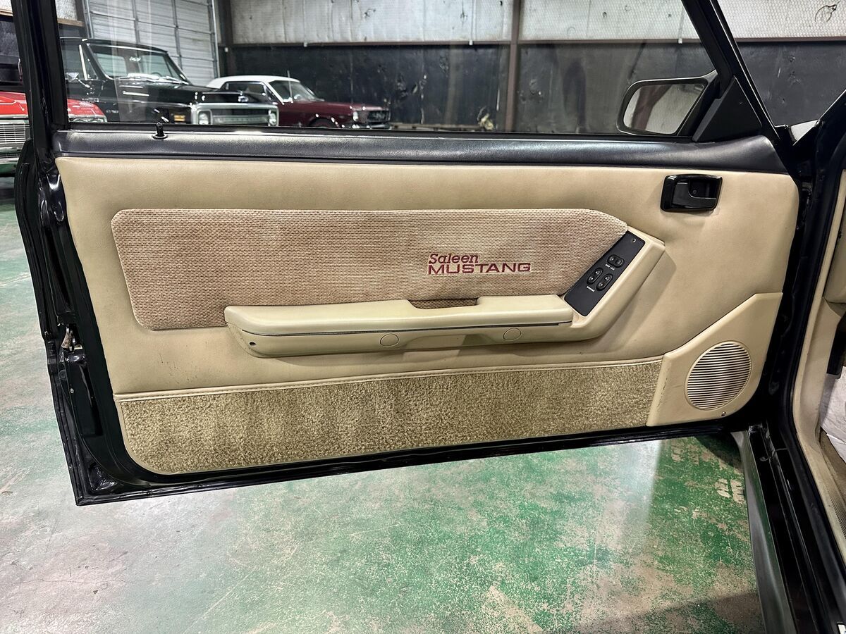 1988 Ford Mustang LX - photo 12