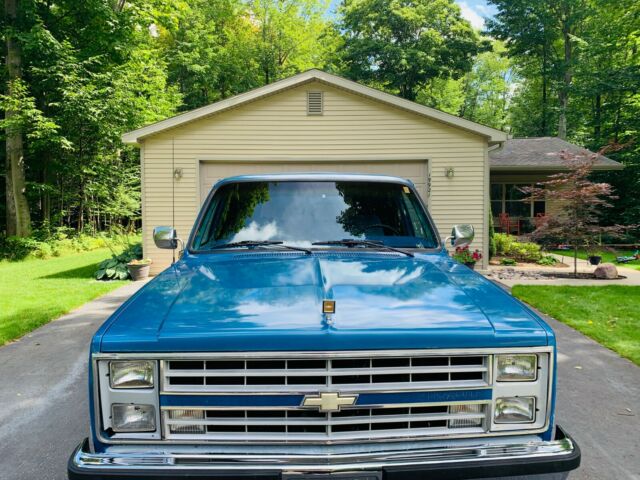 1988 Chevrolet Suburban - photo 9