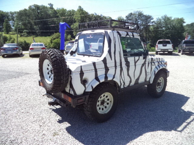 1988 Suzuki Samurai Base 2dr 4WD SUV - photo 5
