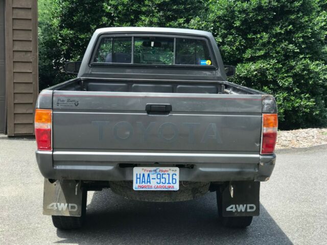 1988 Toyota Pickup - photo 2