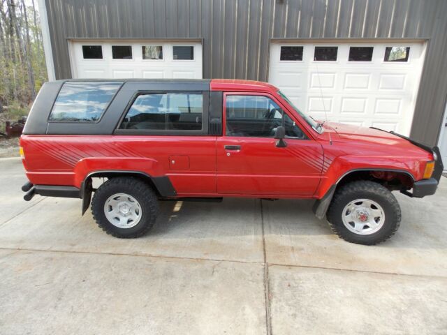 1988 TOYOTA 4RUNNER, 4X4, 22RE, AUTO, PS, PB, (AC-NOT BLOWING COLD), RED, NICE 1988 Toyota 4Runner