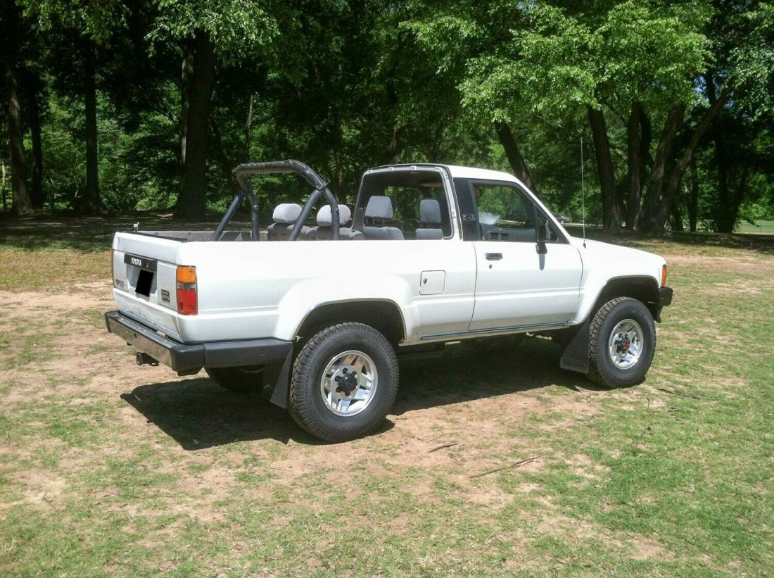 1988 Toyota 4Runner SR5 4WD Generation 1 RN61 1988 Toyota 4Runner RN61