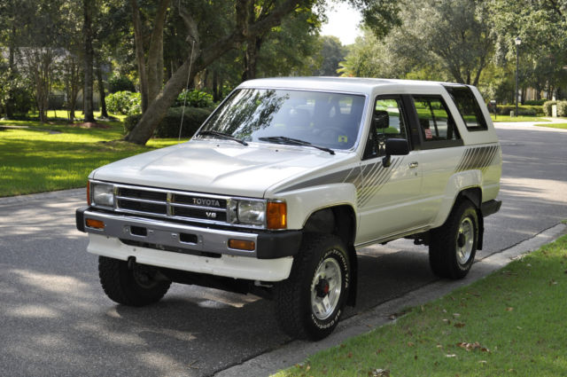 1988 Toyota 4Runner SR5 Sport Utility 2-Door 3.0L 1988 Toyota 4Runner SR5 Sport Utility 2-Door