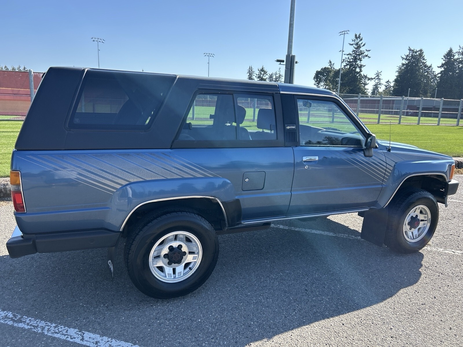 1988 Toyota 4Runner VN66 SR5 V6 automatic low miles 151k cold ac - photo 8