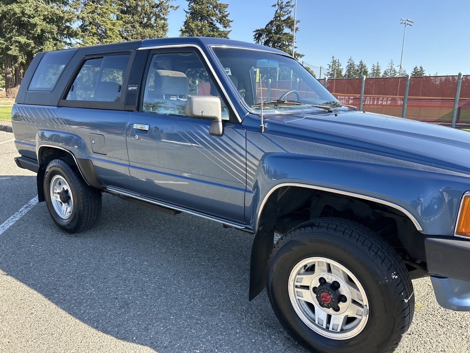 1988 Toyota 4Runner VN66 SR5 V6 automatic low miles 151k cold ac - photo 9