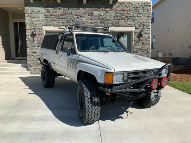 1988 Toyota 4x4 Hilux Pickup SR5 XtraCab 22-RE 5-Speed Manual 1988 Toyota Hilux SR5