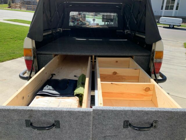 1988 Toyota Hilux SR5 - photo 3