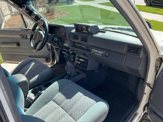 1988 Toyota Hilux SR5 - photo 8
