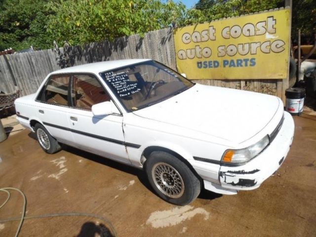 1988 Toyota Camry LE - photo 2