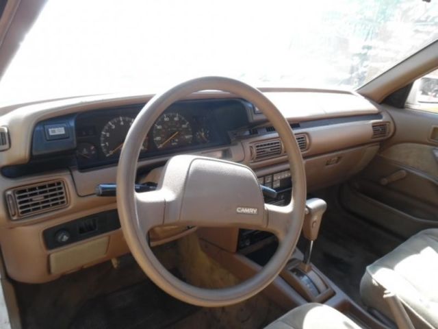 1988 Toyota Camry LE - photo 8