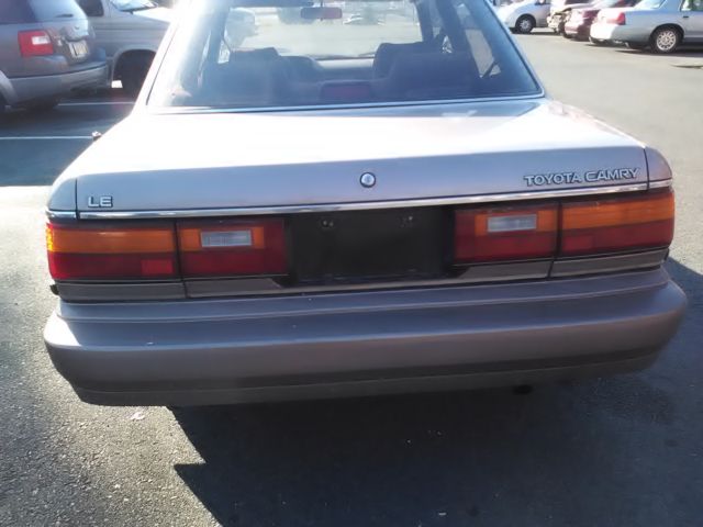 1988 Toyota Camry LE Sedan 4-Door - photo 4