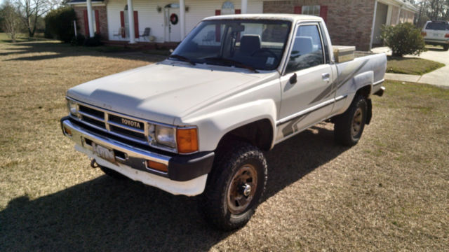 1988 Toyota Hilux Pickup DLX, 4WD, 22re 4 cylinder 1988 Toyota Pickup DLX