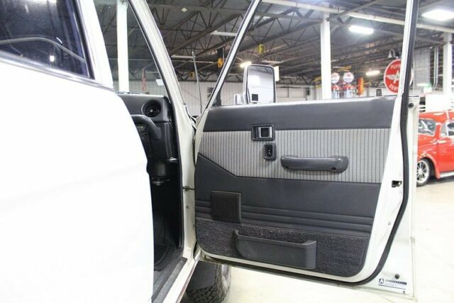 1988 Toyota Land Cruiser -- - photo 10