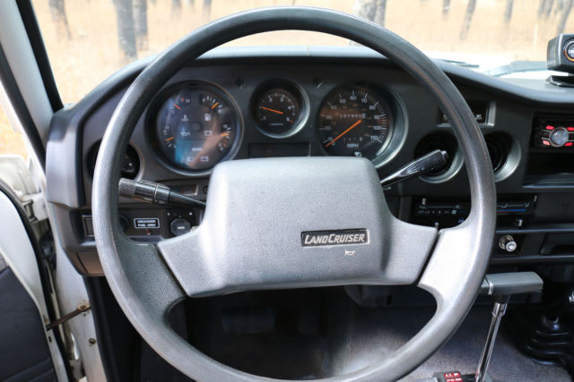 1988 Toyota Land Cruiser Base Sport Utility 4-Door - photo 10