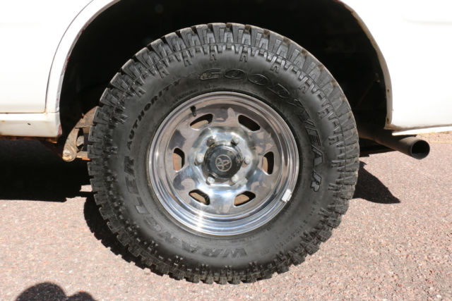 1988 Toyota Land Cruiser Base Sport Utility 4-Door - photo 6