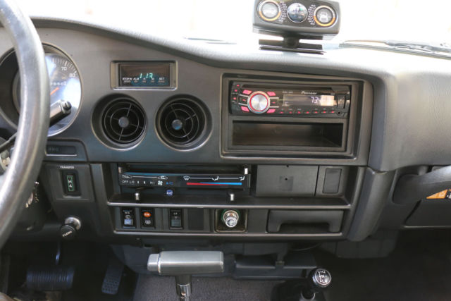 1988 Toyota Land Cruiser Base Sport Utility 4-Door - photo 7