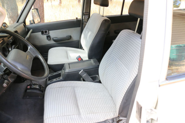1988 Toyota Land Cruiser Base Sport Utility 4-Door - photo 9