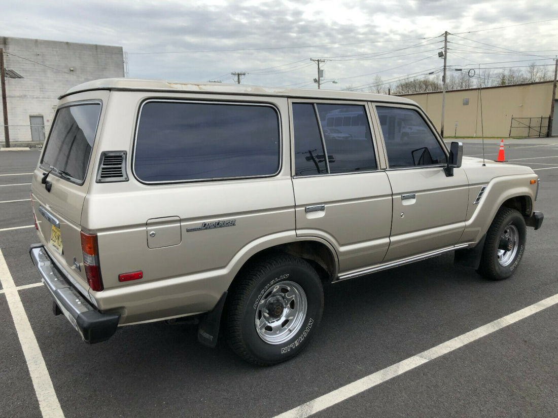 1980 Toyota Land Cruiser FJ62 - photo 5