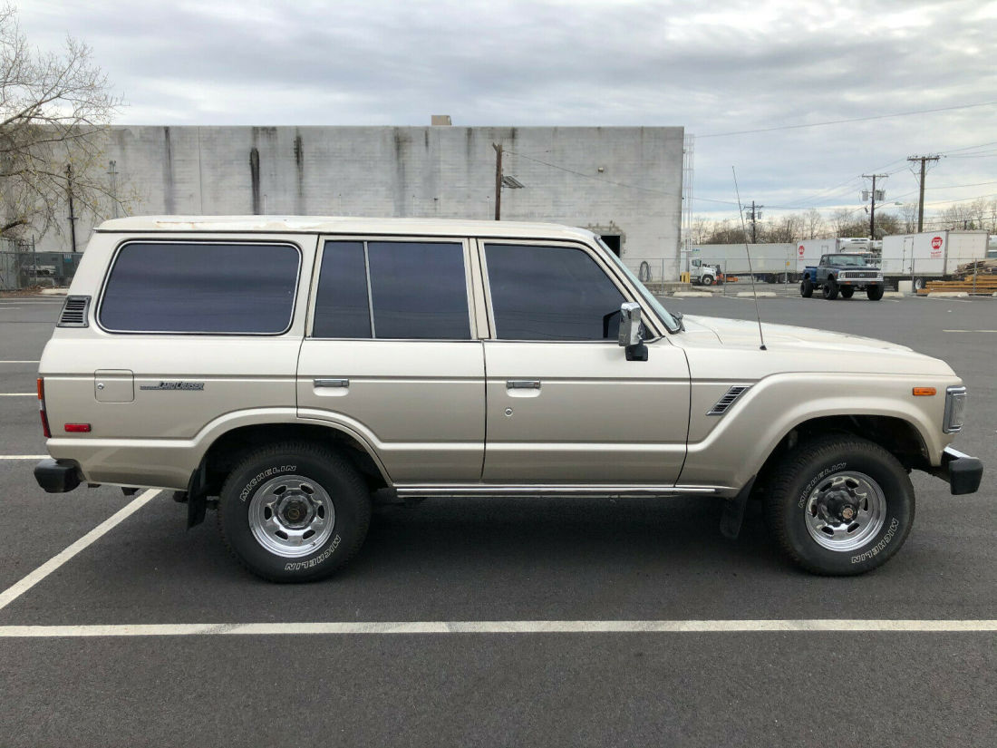 1980 Toyota Land Cruiser FJ62 - photo 6