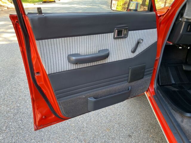 1988 Toyota Land Cruiser FJ62 2-OWNER ONLY 163,756 MILES NO RUST - photo 9