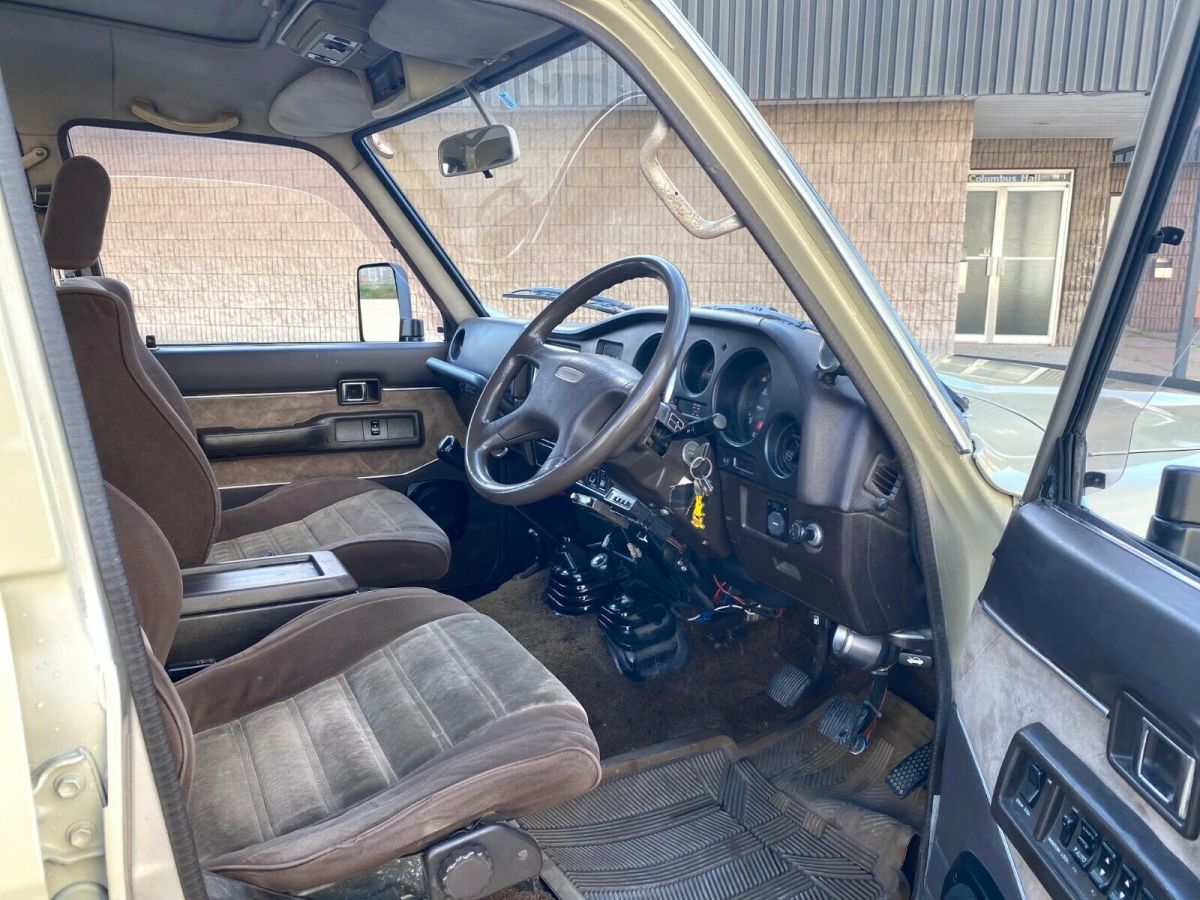 1988 Toyota Land Cruiser HJ61 - photo 7