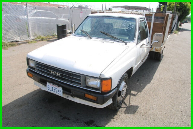 1988 Toyota Pick Up 4 Cylinder 2.4L Automatic NO RESERVE 1988 Toyota Pickup