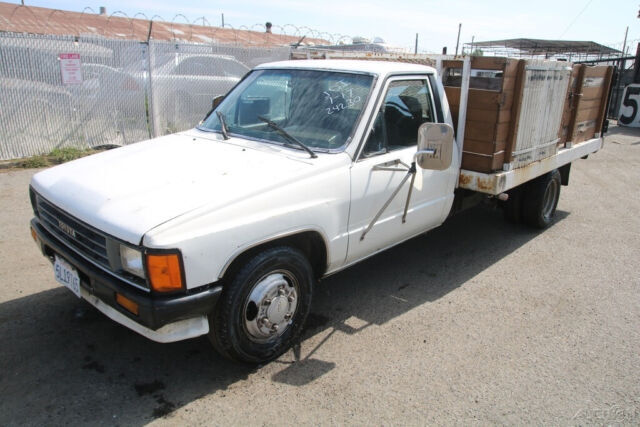 1988 Toyota Pickup - photo 2