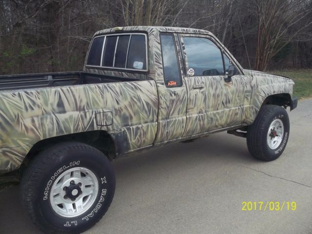 1988 Toyota Hiluxe Extended Cab 4X4 SR5 - photo 2