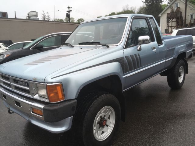1988 Toyota Hiluxe Extended Cab 4X4 SR5 - photo 3