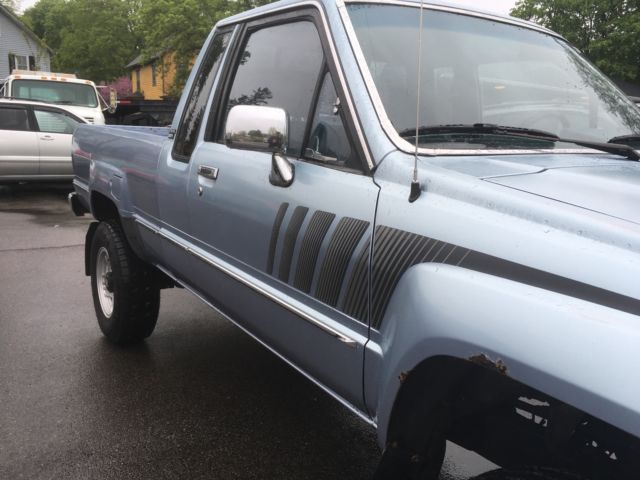 1988 Toyota Hiluxe Extended Cab 4X4 SR5 - photo 7