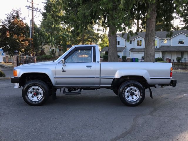 1988 Toyota Tacoma SR5 - photo 2