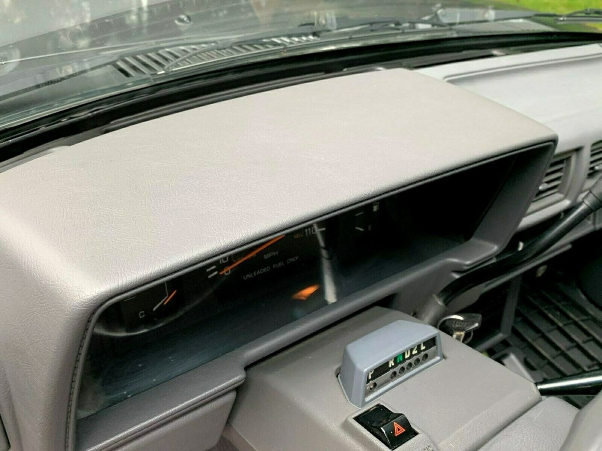 1988 Toyota Tacoma Deluxe - photo 10
