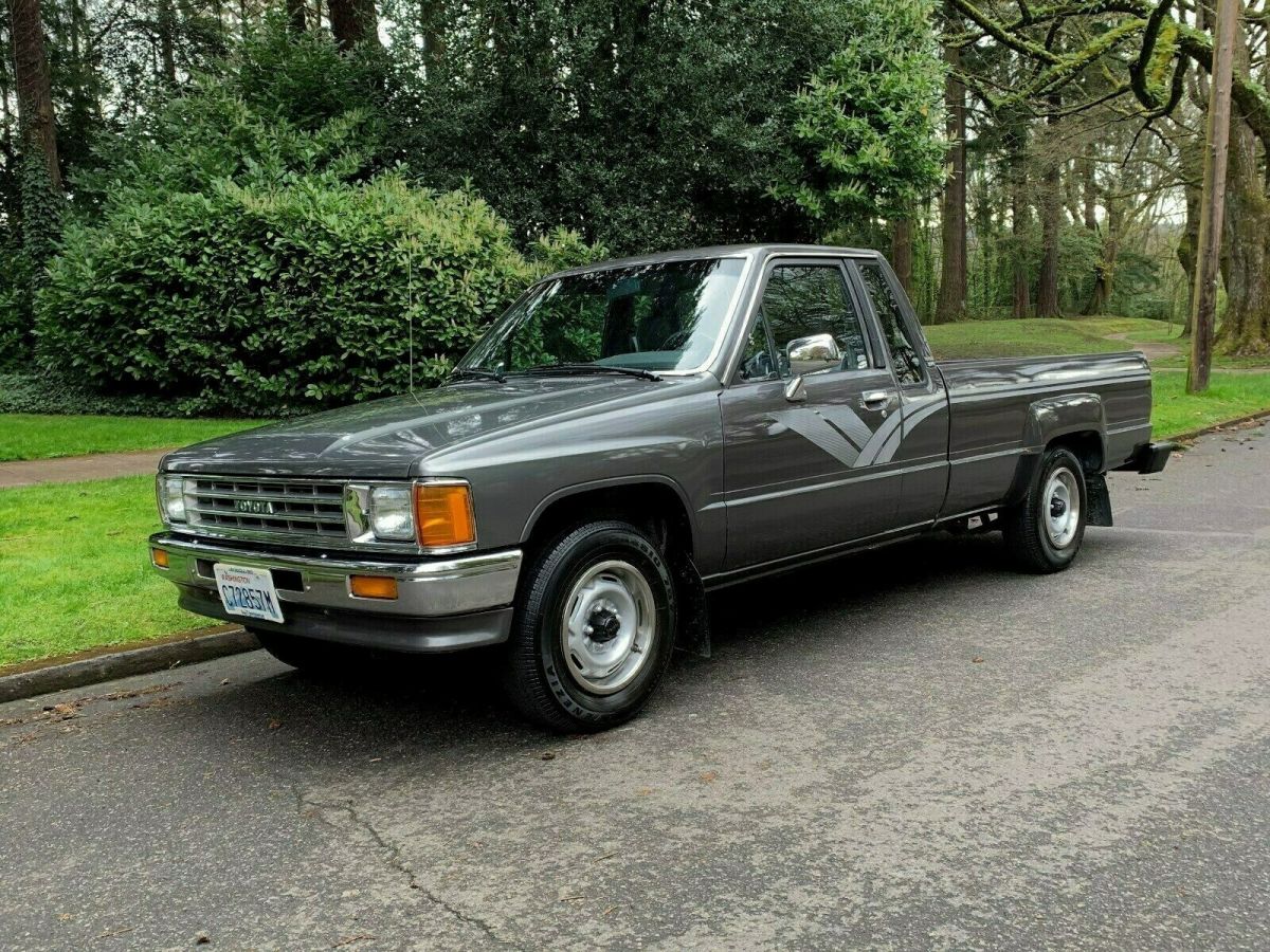 1988 Toyota Tacoma Deluxe - photo 2