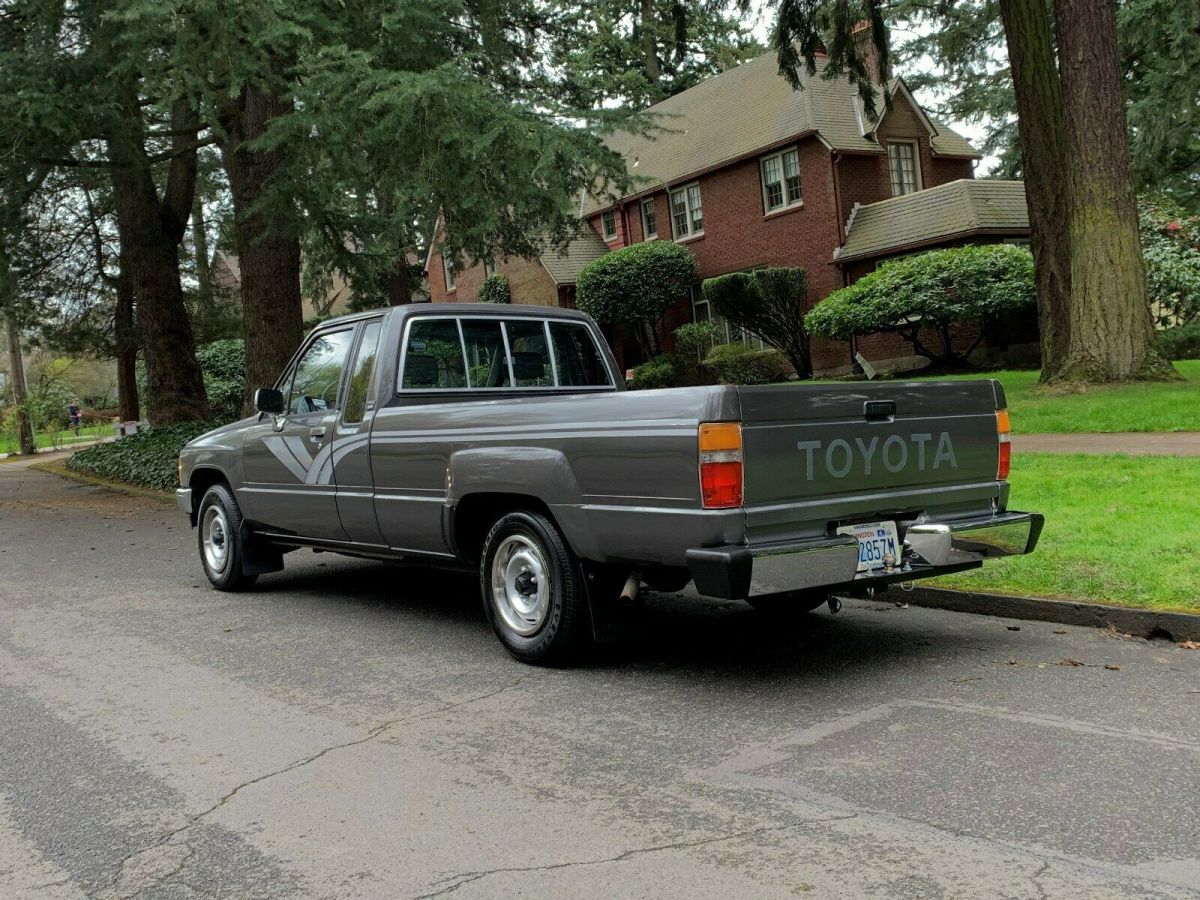 1988 Toyota Tacoma Deluxe - photo 3