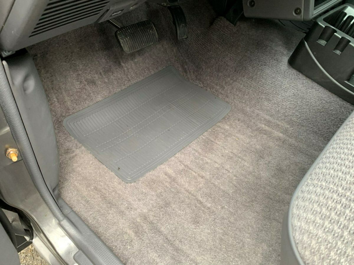 1988 Toyota Tacoma Deluxe - photo 9