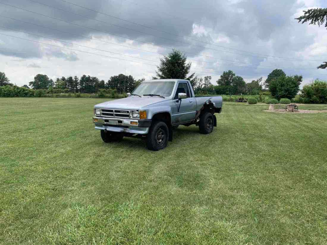 1988 Toyota Pickup RN63 STD - photo 2