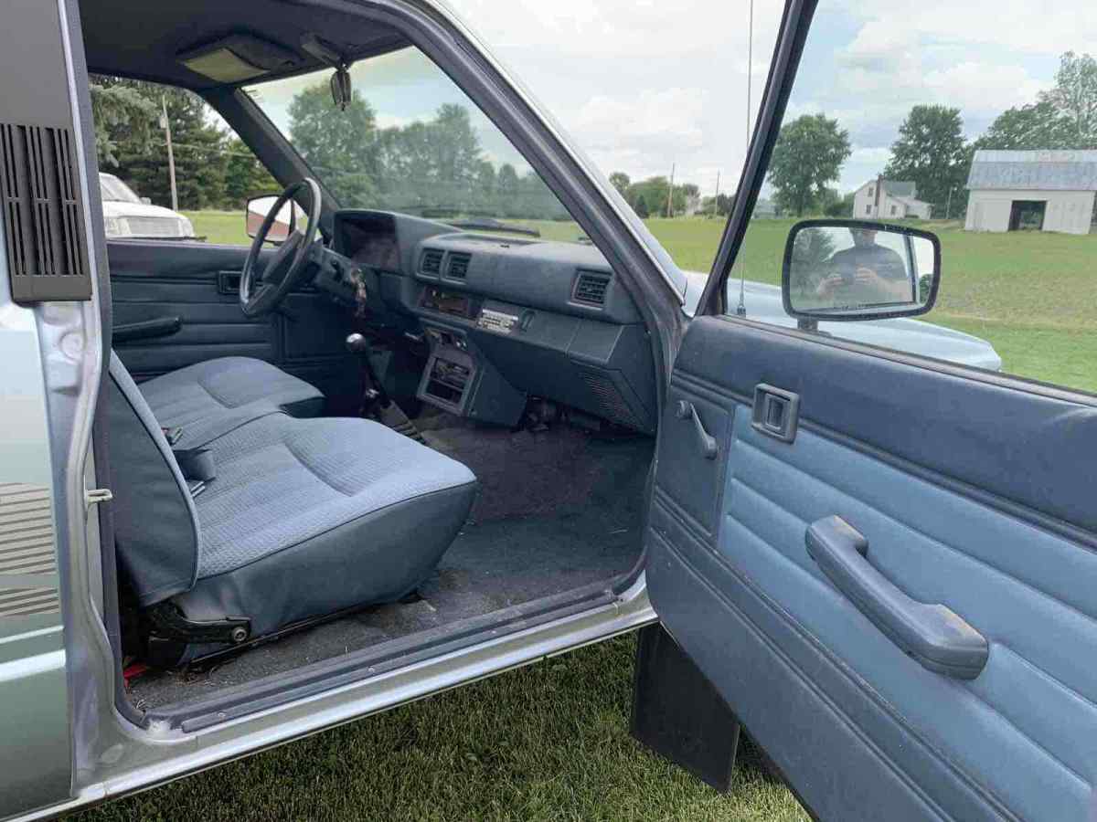 1988 Toyota Pickup RN63 STD - photo 8