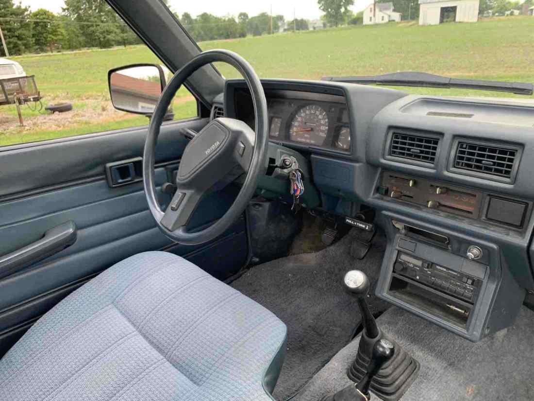 1988 Toyota Pickup RN63 STD - photo 9