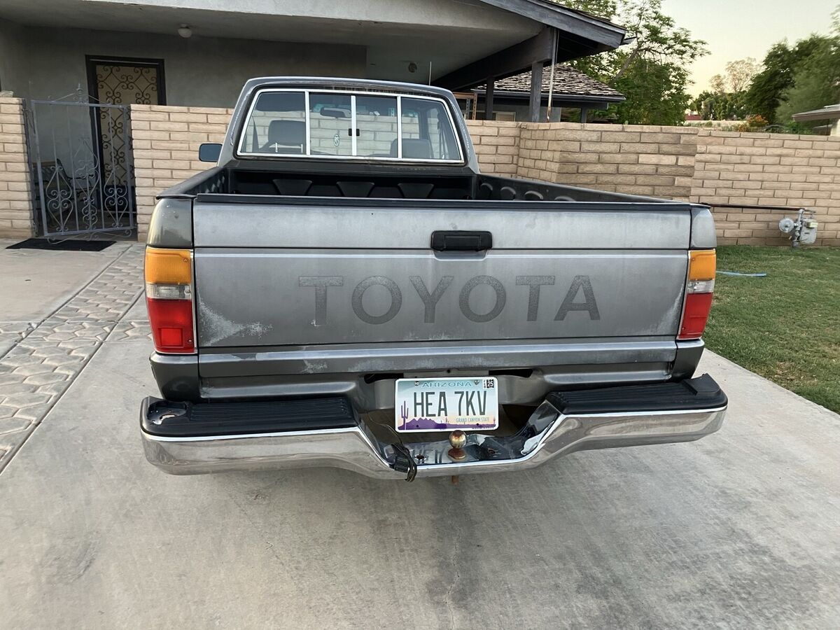 1988 Toyota Pickup XTRACAB RN70 DLX - photo 5