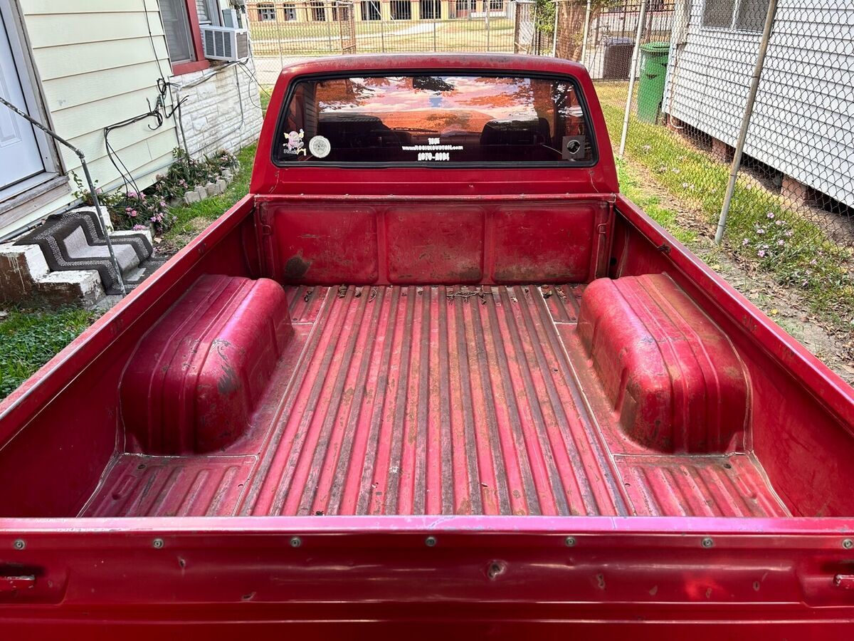 1988 Toyota Pickup Pickup Red RWD Manual 1/2 TON RN50 1988 Toyota Pickup 1/2 TON RN50