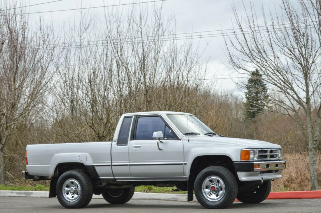 1988 Toyota Pickup ~ 4X4 ~ 122K MILES - photo 4