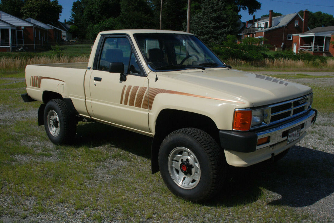 1988 Toyota Pickup SR5 22RE 5 Speed Manual Transmission EXCELLENT CONDITION 1988 Toyota Pickup RN63 SR5