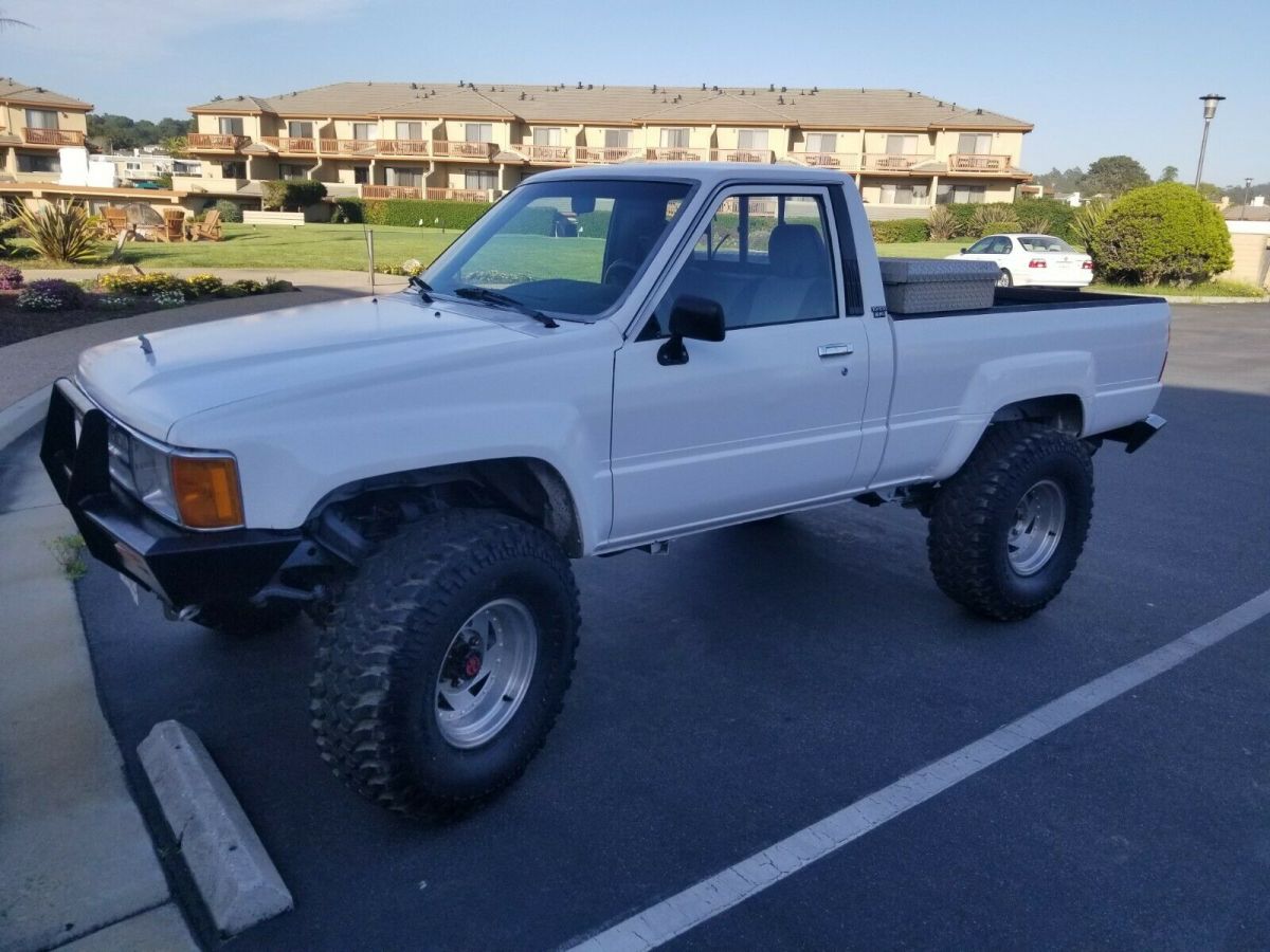 1988 Toyota Pickup Truck Manual 4x4 EFI Fuel Injected 1988 Toyota Tacoma RN63 STD