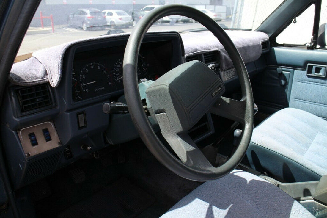 1988 Toyota Pickup SR5 - photo 11