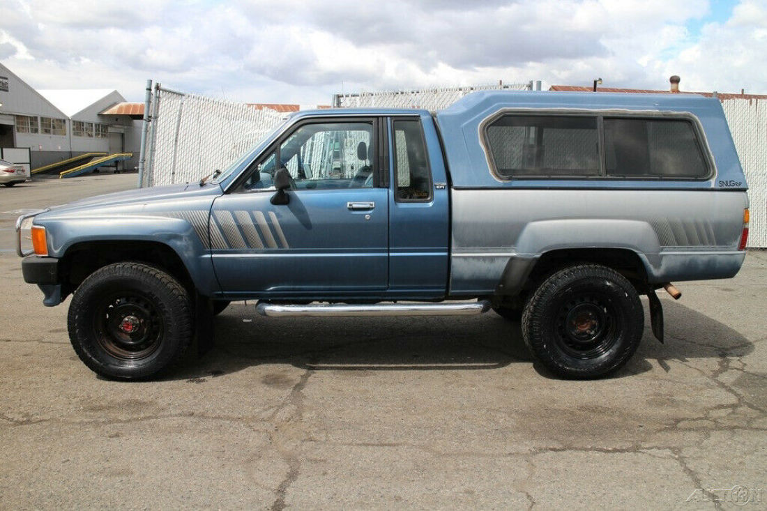 1988 Toyota Pickup SR5 - photo 2